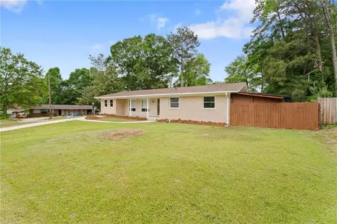 Exterior - 6463 Maddox Rd, Morrow, GA 30260 photo 2 of 13