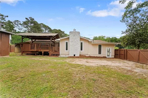 Exterior - 6463 Maddox Rd, Morrow, GA 30260 photo 9 of 13