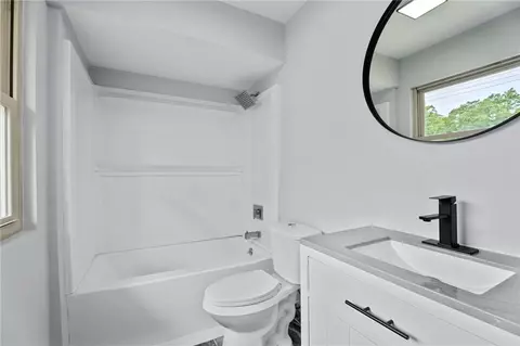 Bath - 6463 Maddox Rd, Morrow, GA 30260 photo 2 of 2