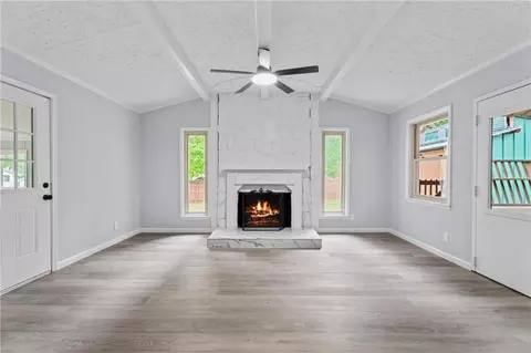 Living - 6463 Maddox Rd, Morrow, GA 30260 photo 2 of 7