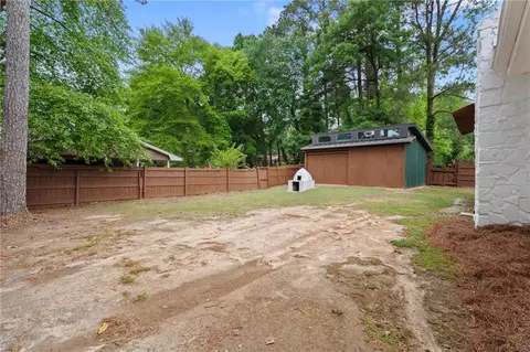 Exterior - 6463 Maddox Rd, Morrow, GA 30260 photo 7 of 13