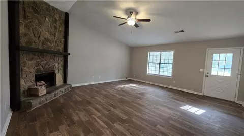Living - 2667 Camelot Ct, Duluth, GA 30096 photo 2 of 4