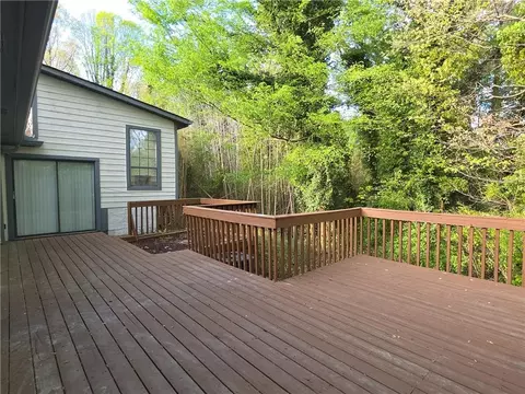 Exterior - 2667 Camelot Ct, Duluth, GA 30096 photo 5 of 8