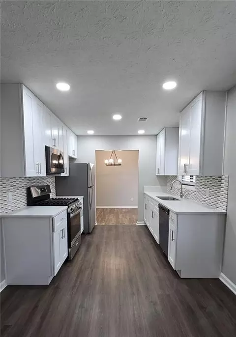 Kitchen - 2667 Camelot Ct, Duluth, GA 30096 photo 3 of 4
