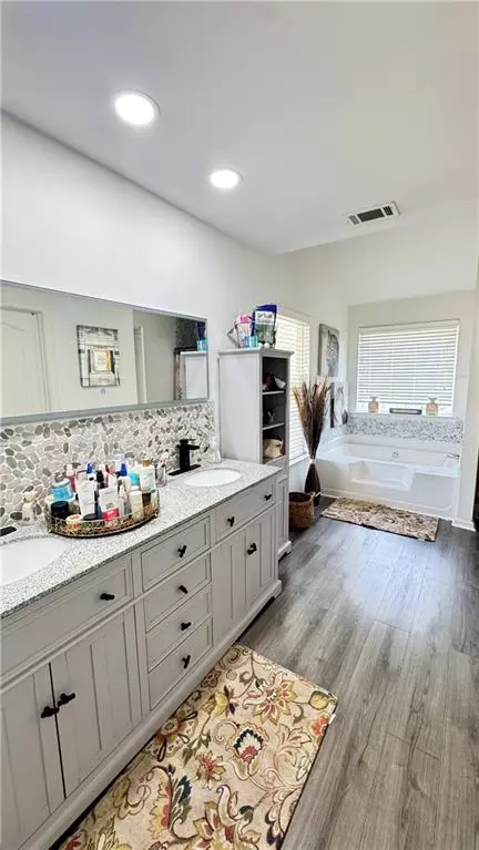 Bath - 70 Kevin Ct, Porterdale, GA 30014 photo 1 of 7
