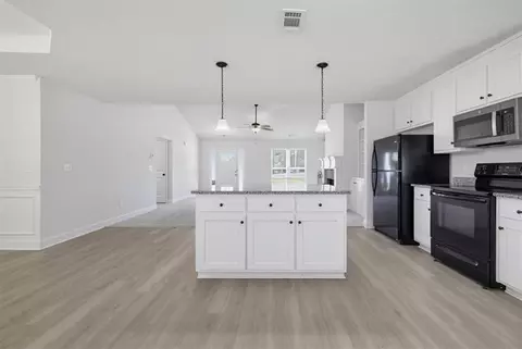 Kitchen - 62 Windrow Trl, Statham, GA 30666 photo 2 of 2