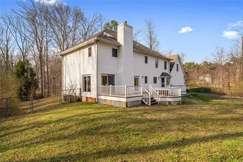 Exterior - 1444 Thrasher Hls, Dalton, GA 30721 photo 6 of 10