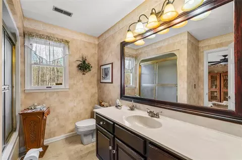 Bath - 1444 Thrasher Hls, Dalton, GA 30721 photo 5 of 5
