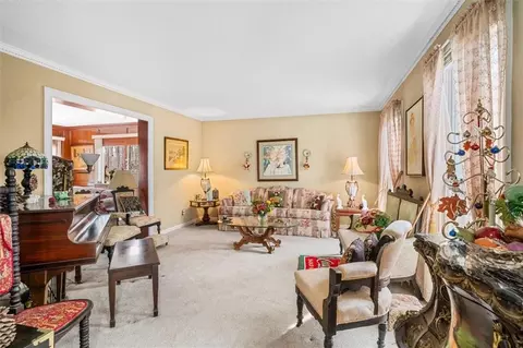 Living - 1444 Thrasher Hls, Dalton, GA 30721 photo 2 of 3