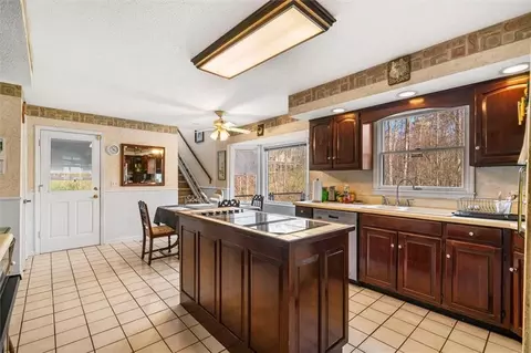 Kitchen - 1444 Thrasher Hls, Dalton, GA 30721 photo 1 of 8