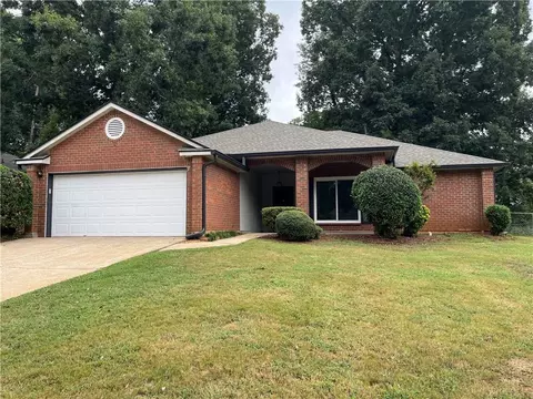 1441 Shady Cove Ln, Lawrenceville, GA 30043