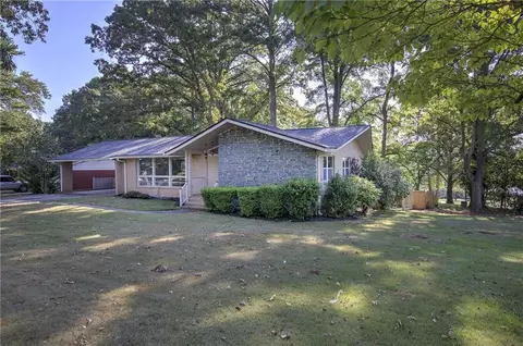 Exterior - 102 Summit Dr, Griffin, GA 30224 photo 11 of 17