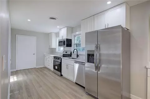 Kitchen - 102 Summit Dr, Griffin, GA 30224 photo 1 of 7