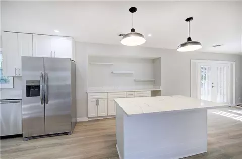 Kitchen - 102 Summit Dr, Griffin, GA 30224 photo 6 of 7