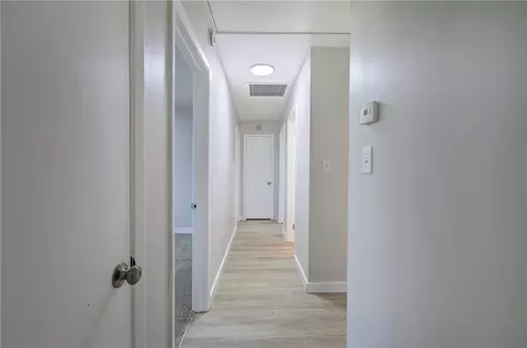 Entry Way - 102 Summit Dr, Griffin, GA 30224 photo 2 of 3