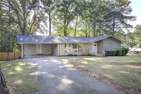 Exterior - 102 Summit Dr, Griffin, GA 30224 photo 16 of 17