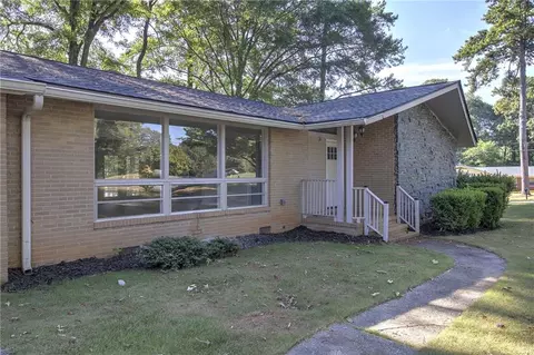 Exterior - 102 Summit Dr, Griffin, GA 30224 photo 15 of 17