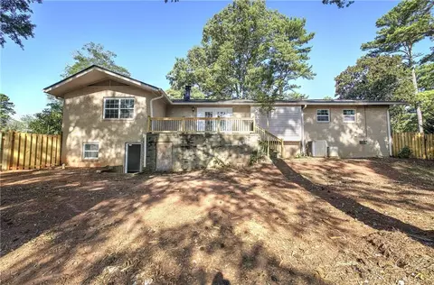 Exterior - 102 Summit Dr, Griffin, GA 30224 photo 3 of 17