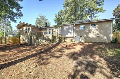 Exterior - 102 Summit Dr, Griffin, GA 30224 photo 4 of 17