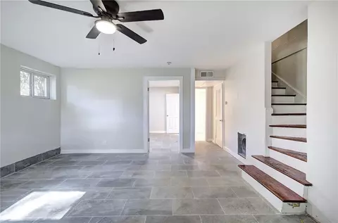 Living - 102 Summit Dr, Griffin, GA 30224 photo 4 of 10