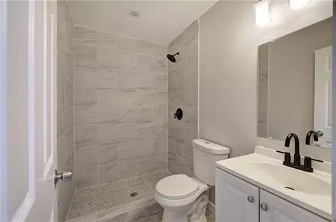 Bath - 102 Summit Dr, Griffin, GA 30224 photo 4 of 4