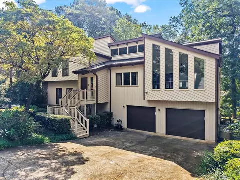 1563 Sandpoint Dr NE, Roswell, GA 30075