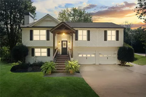 2555 Morgan Lake Dr NE, Marietta, GA 30066