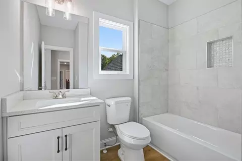 Bath - 137 Twin Oaks Dr, Hampton, GA 30228 photo 6 of 8
