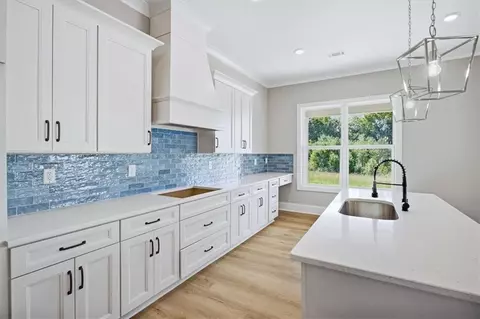 Kitchen - 137 Twin Oaks Dr, Hampton, GA 30228 photo 2 of 3