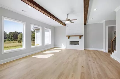 Living - 137 Twin Oaks Dr, Hampton, GA 30228 photo 2 of 4