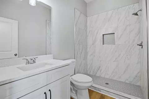 Bath - 137 Twin Oaks Dr, Hampton, GA 30228 photo 5 of 8