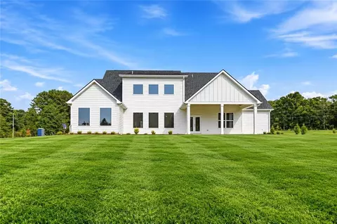 Exterior - 137 Twin Oaks Dr, Hampton, GA 30228 photo 6 of 8