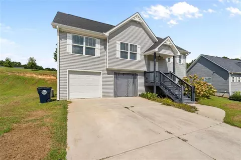 154 Grizzly Trl, Carrollton, GA 30117