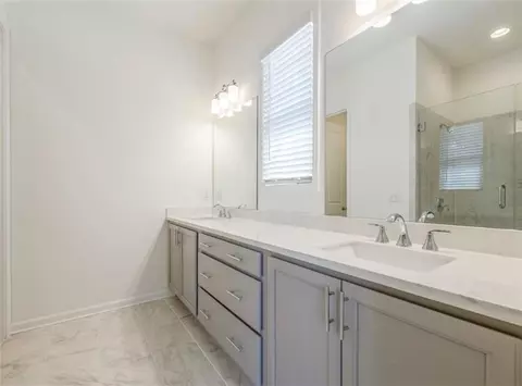 Bath - 1257 Epping Ln #59, Brookhaven, GA 30319 photo 1 of 4