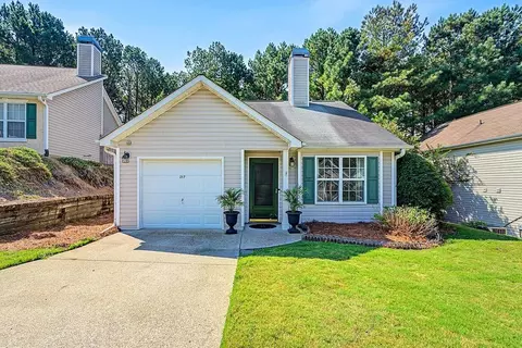 217 Parkridge Dr, Woodstock, GA 30189