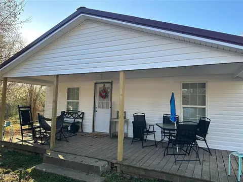 310 Pledger St, La Fayette, GA 30728
