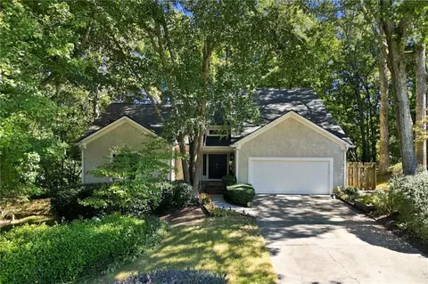 2267 Belle Vista Ct, Marietta, GA 30062