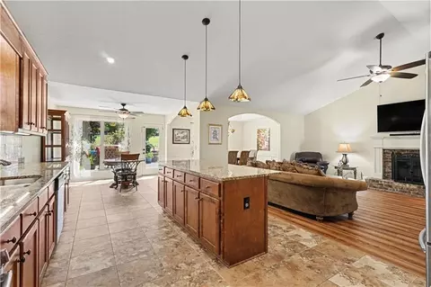 810 Brandon Dr, Winder, GA 30680 photo 9
