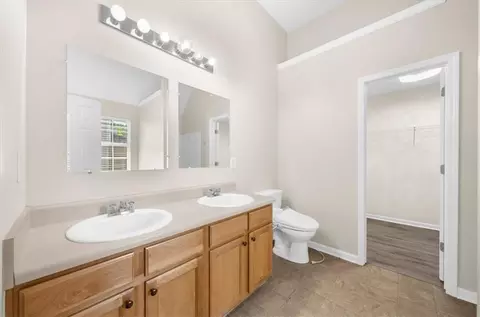 Bath - 1457 Shelnut Ct, Hampton, GA 30228 photo 1 of 5