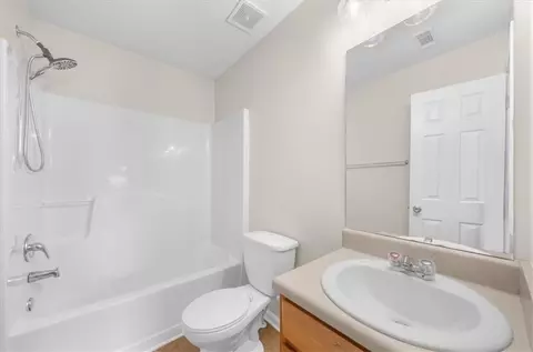Bath - 1457 Shelnut Ct, Hampton, GA 30228 photo 5 of 5
