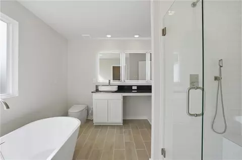 Bath - 505 Headwater Ct, Lagrange, GA 30241 photo 2 of 3