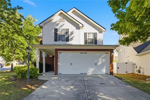 702 River Hill Dr, Lawrenceville, GA 30046