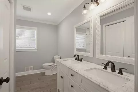 Bath - 3053 E Ramble Ln, Decatur, GA 30033 photo 1 of 4