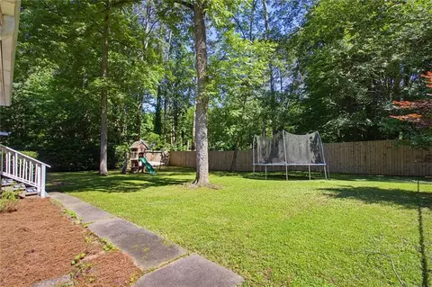 Exterior - 3053 E Ramble Ln, Decatur, GA 30033 photo 4 of 6