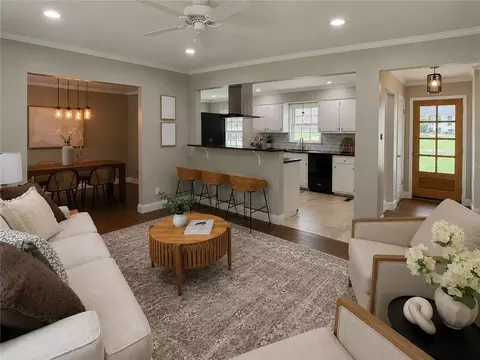 Living - 3053 E Ramble Ln, Decatur, GA 30033 photo 1 of 4