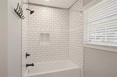 Bath - 3053 E Ramble Ln, Decatur, GA 30033 photo 2 of 4