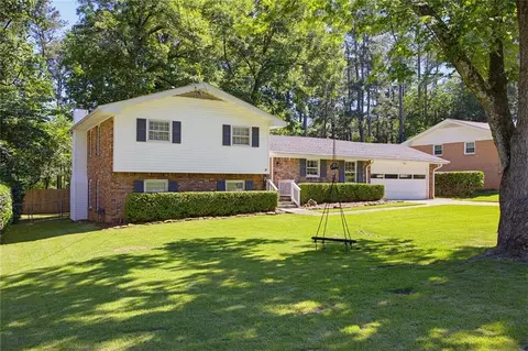 Exterior - 3053 E Ramble Ln, Decatur, GA 30033 photo 2 of 6