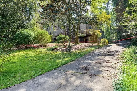 2615 Rocky Springs Dr, Marietta, GA 30062