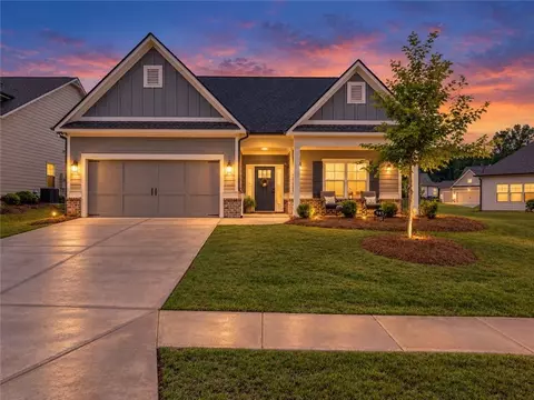 945 High Shoal Dr, Monroe, GA 30655