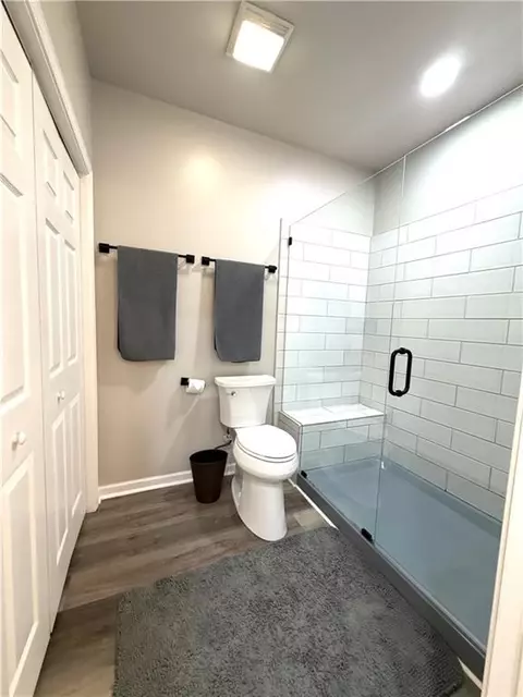 Bath - 4017 Windsor Trl, Gainesville, GA 30506 photo 10 of 10